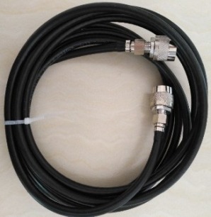 Соединительные кабели для подключения внешней и внутренней антенны, входящие в комплект поставки устройства