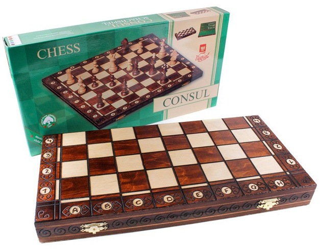 Деревянные шахматы 