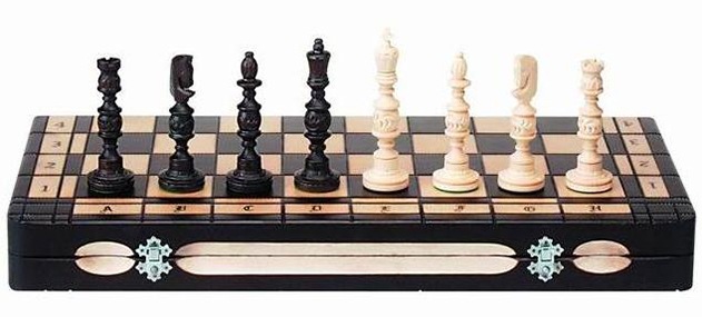 Набор деревянных шахмат 