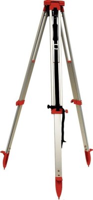 Штатив для лазерных нивелиров S6-2 снабжен зажимами для установки нужной длины каждой ножки и транспортировочным ремнем