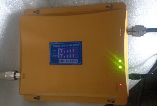 О работе усилителя GSM/3G сигнала C-95 сигнализируют специальные лампочки-индикаторы
