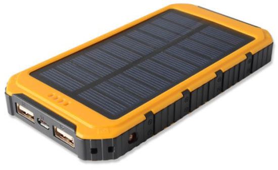 Все разъемы расположены в удобном для подключения месте — на торце солнечного аккумулятора E-Power PB8000Y